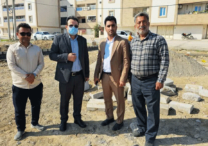 بازدید میدانی شهردار و عضو شورای اسلامی شهر هندیجان از محل آماده سازی جهت نصب ست بازی کودکان