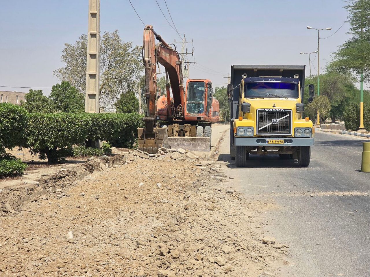 اجرای عملیات بهسازی پیاده‌رو از میدان خلیج فارس تا تقاطع شهید چمران در هندیجان